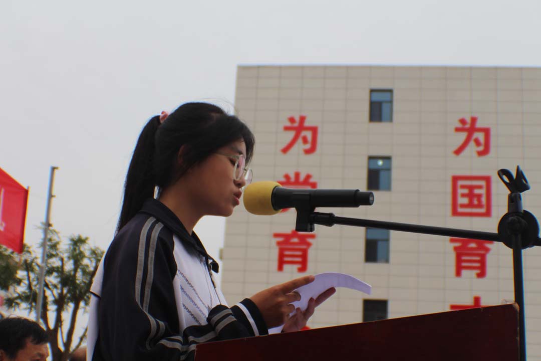 学生代表.jpg