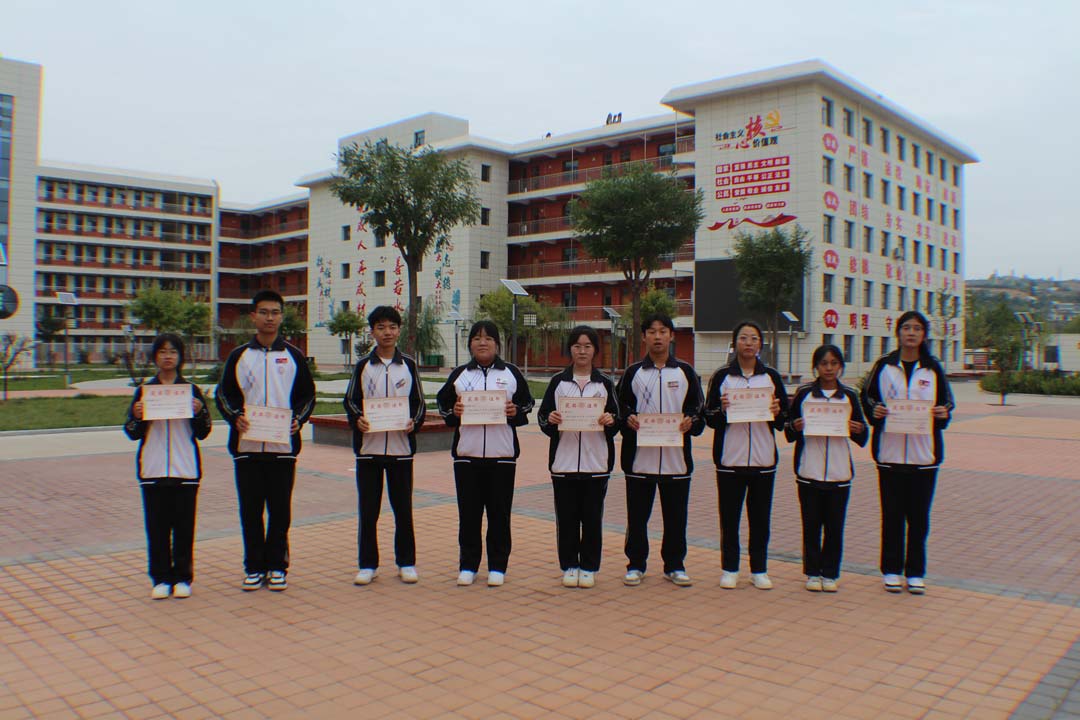40书记高三.jpg